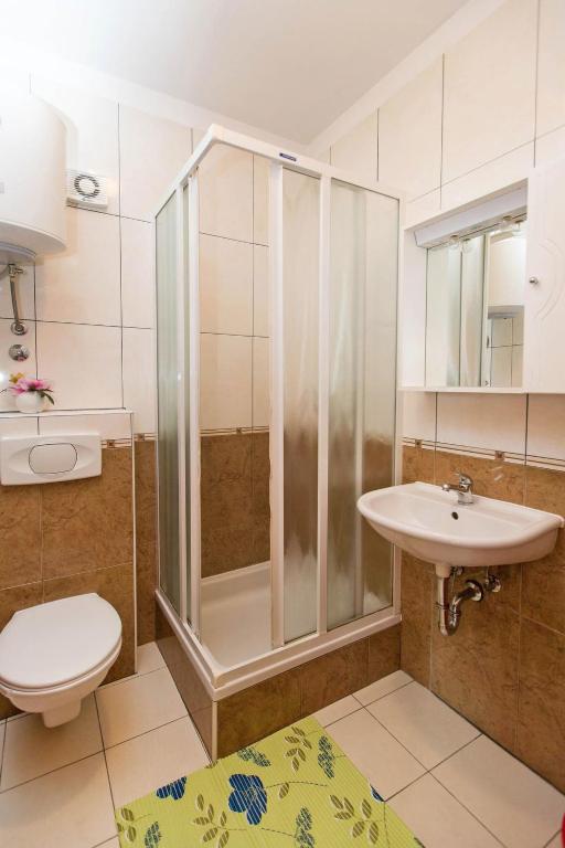 Kúpeľňa v ubytovaní Apartment Nikol-3 by Interhome