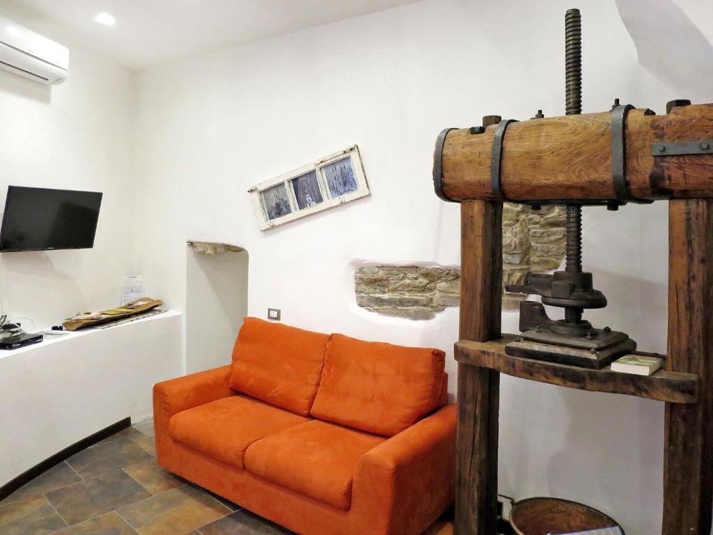 A television and/or entertainment centre at Apartment Mulino Rossi - PTB170 by Interhome
