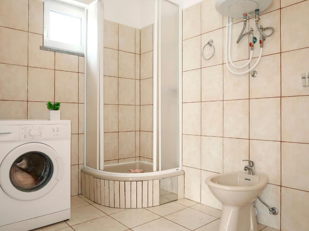 Kúpeľňa v ubytovaní Apartment Golic-1 by Interhome