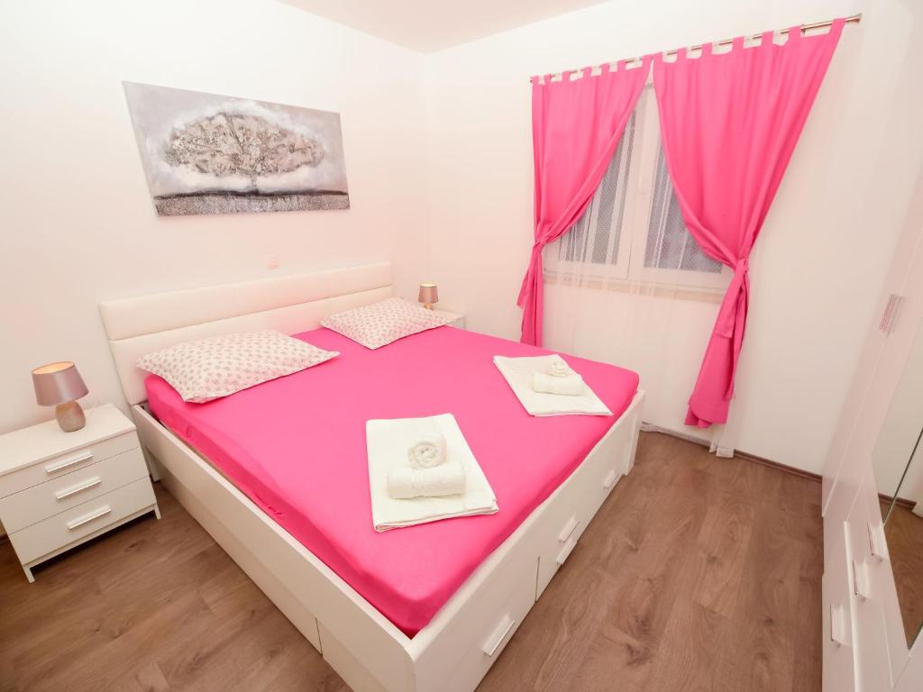Posteľ alebo postele v izbe v ubytovaní Holiday Home Lara by Interhome