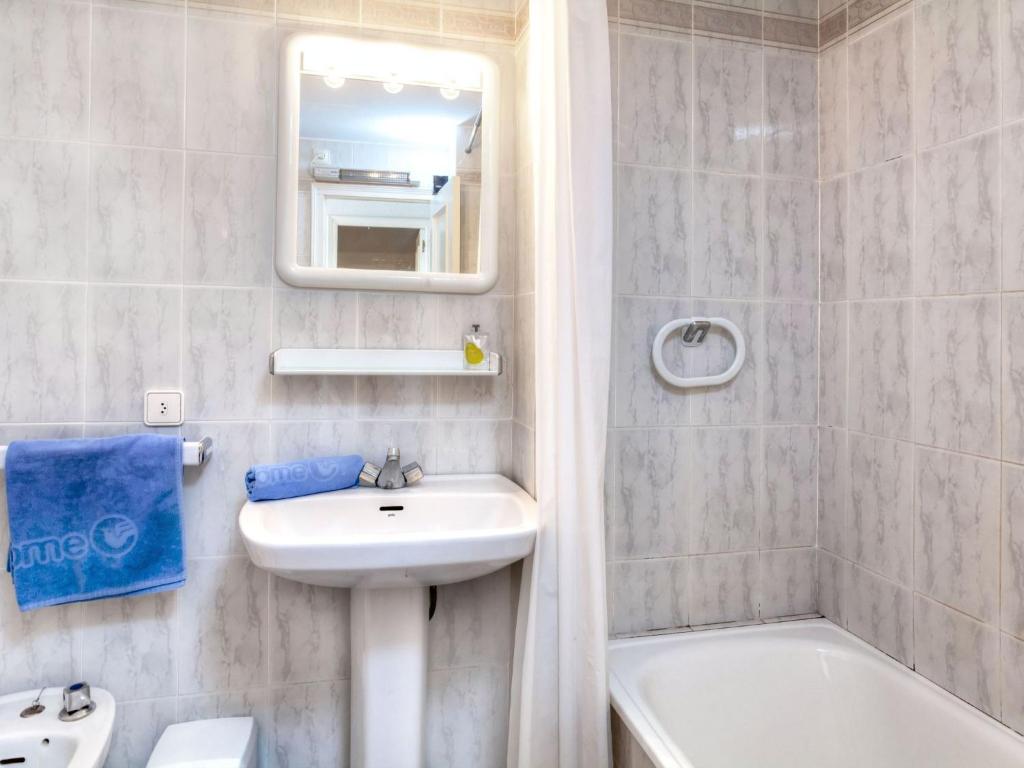 Kúpeľňa v ubytovaní Apartment Residencial Magda Park by Interhome
