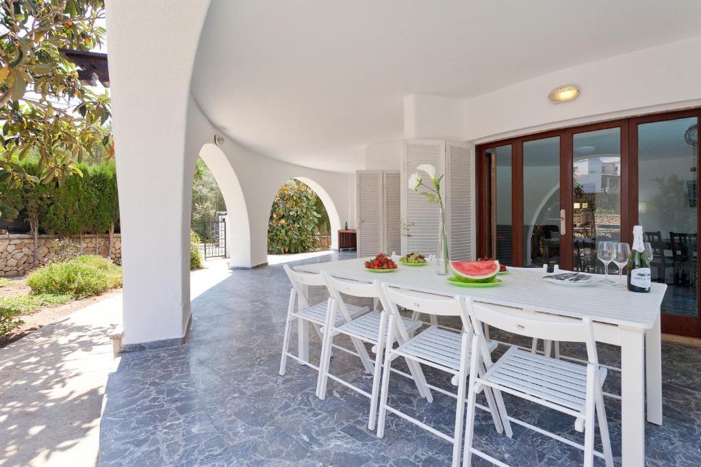 Patio nebo venkovní prostory v ubytování Villa Son Veri d'Alt