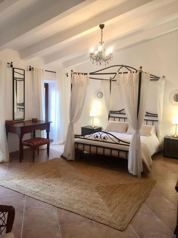 Vacation Home CAN ROCA CASA CON ENCANTO, Petra, Spain ...