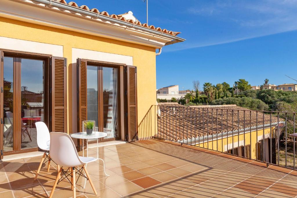 A balcony or terrace at Villa Sa Torre