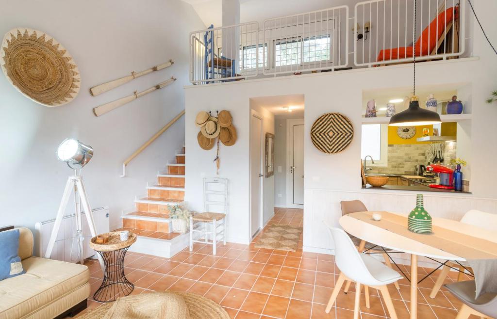 Posezení v ubytování Sol i Lluna Sa Riera sea duplex w parking