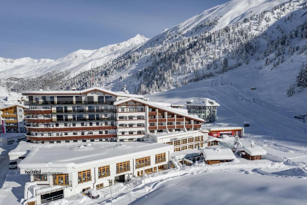 Alpen-Wellness Resort Hochfirst v zime