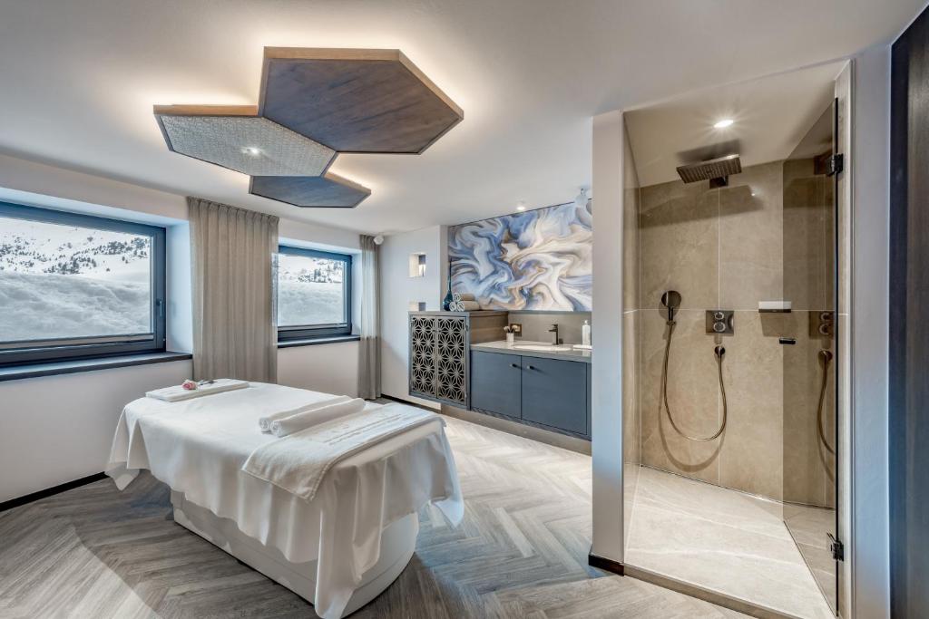 Kúpeľňa v ubytovaní Alpen-Wellness Resort Hochfirst