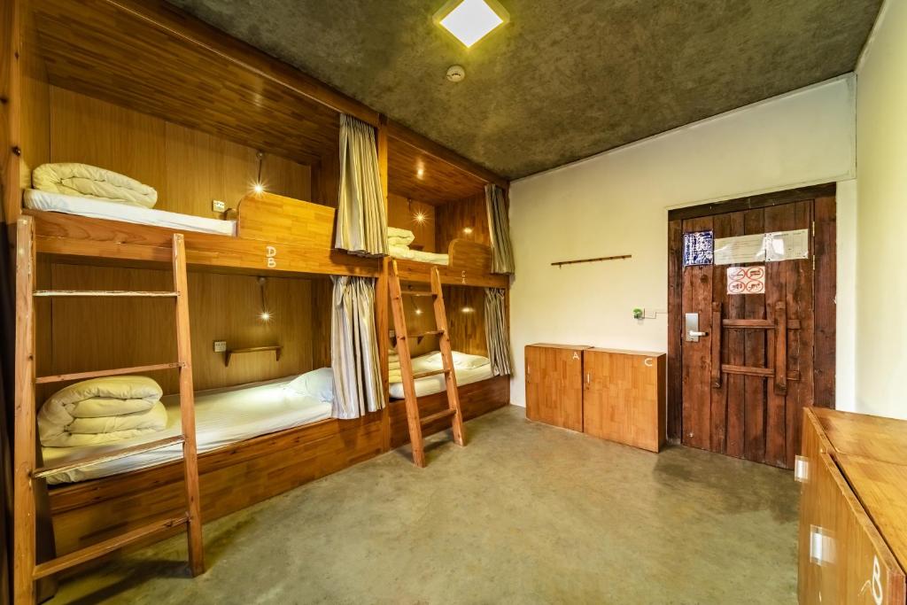 Yangshuo Sudder Street Guesthouse - Bed In 4-Bed Mixed Dormitory Room
