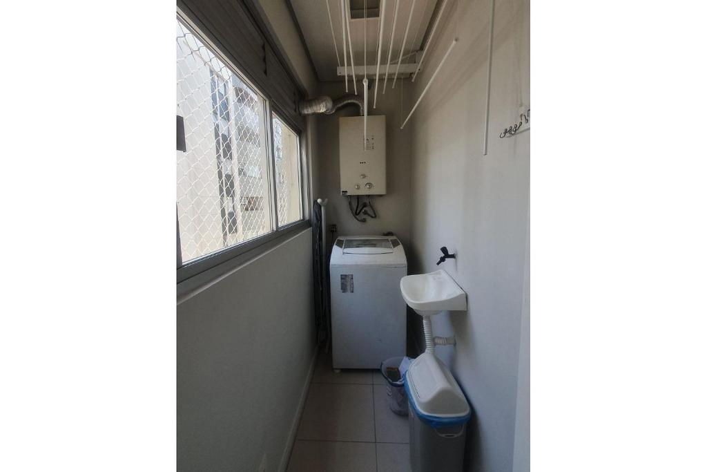  Apto reformado no centro de Floripa EAG916