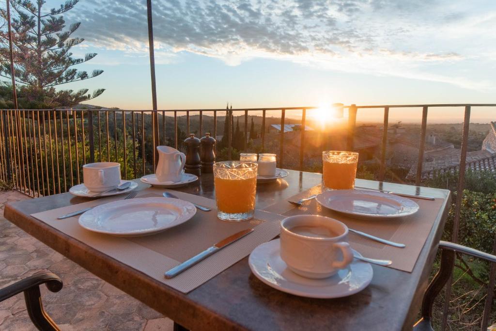 A balcony or terrace at Ca'n Beneït