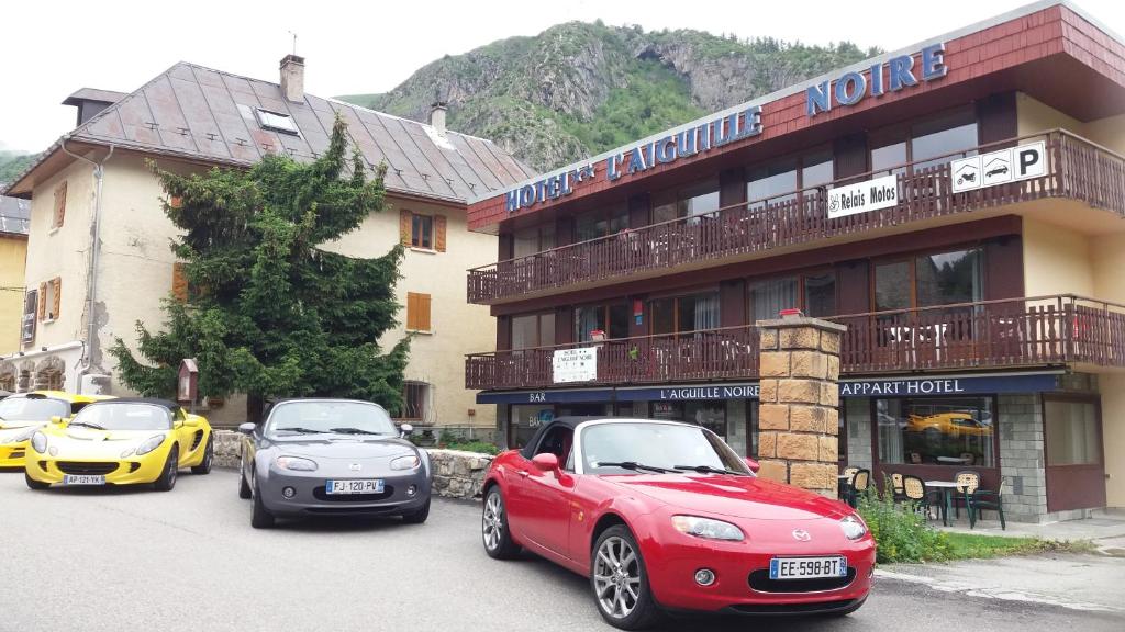Nespecifikovaný výhled na hory nebo výhled na hory při pohledu z hotelu