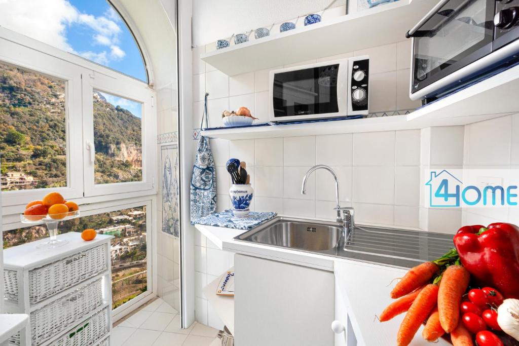 Kuchyň nebo kuchyňský kout v ubytování Estate4home - RELAXING POSITANO