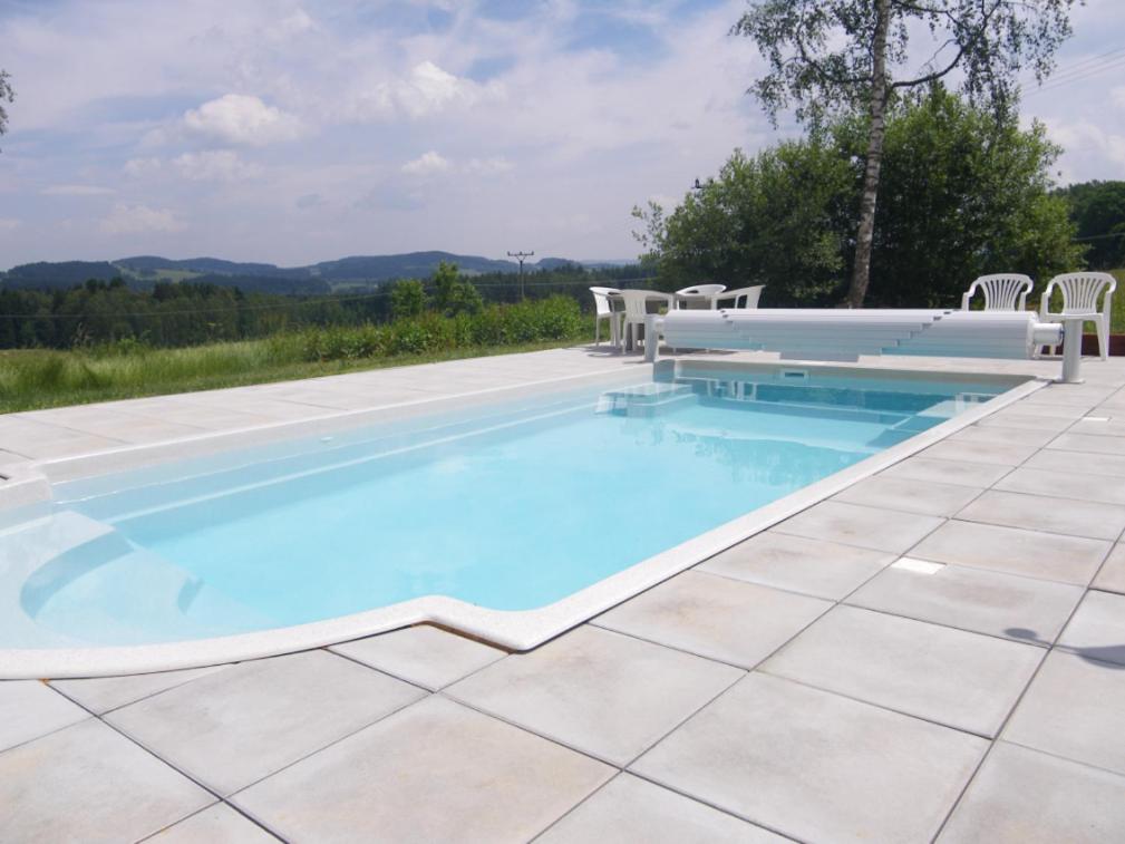 Bazén v ubytování Holiday Home Žlábek nebo v jeho okolí