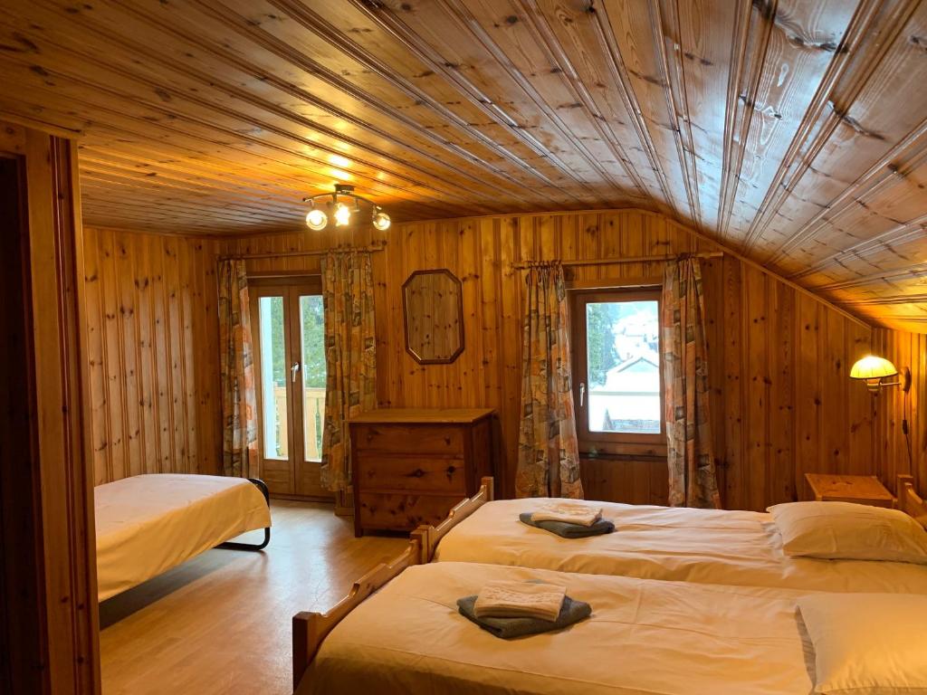 Postel nebo postele na pokoji v ubytování Hôtel Restaurant Eden