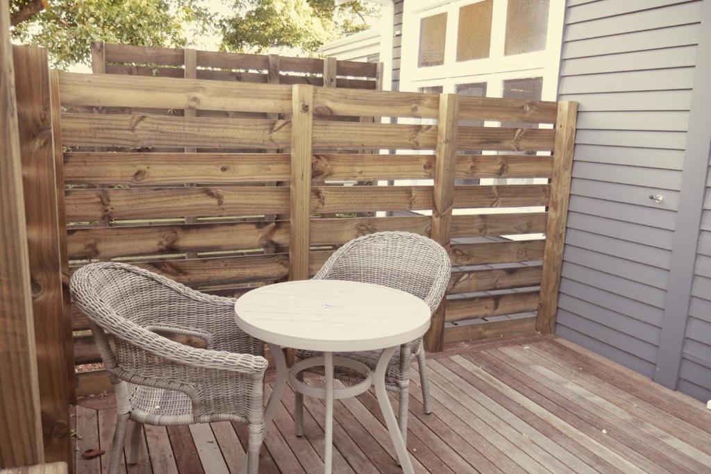 Apartment on St Georges - Resim 9