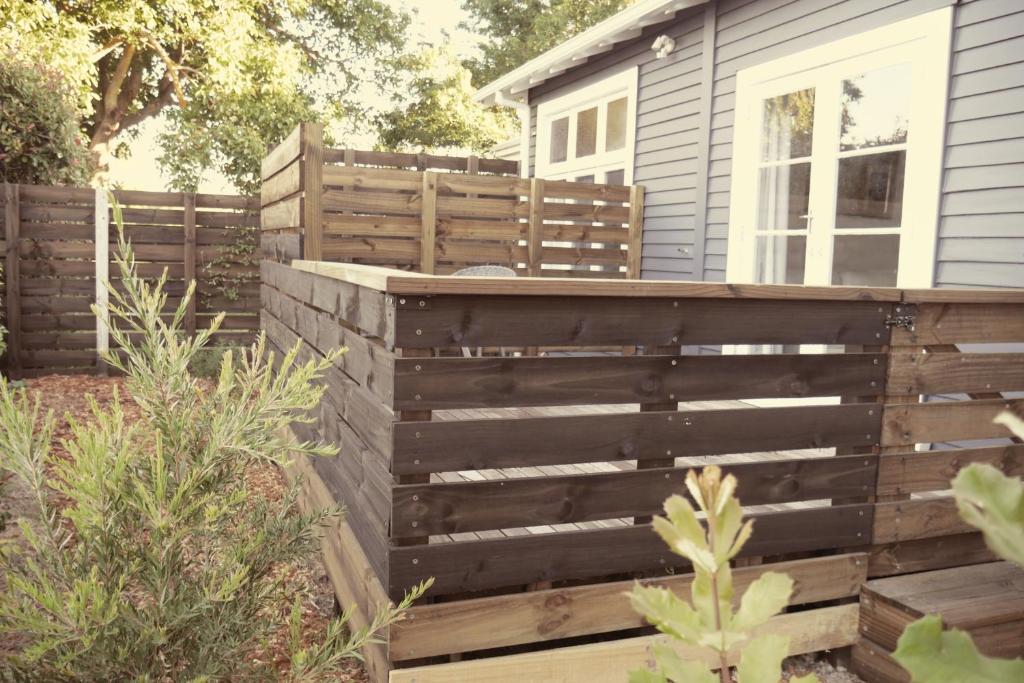 Apartment on St Georges - Resim 15