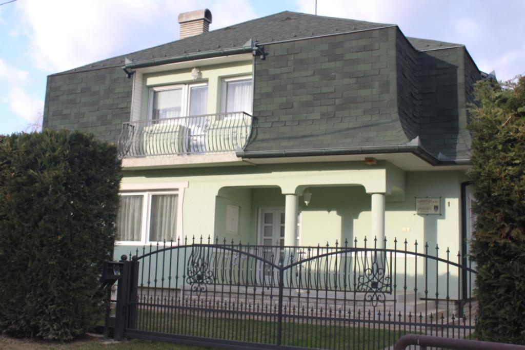 Budova, v ktorej sa apartmán nachádza