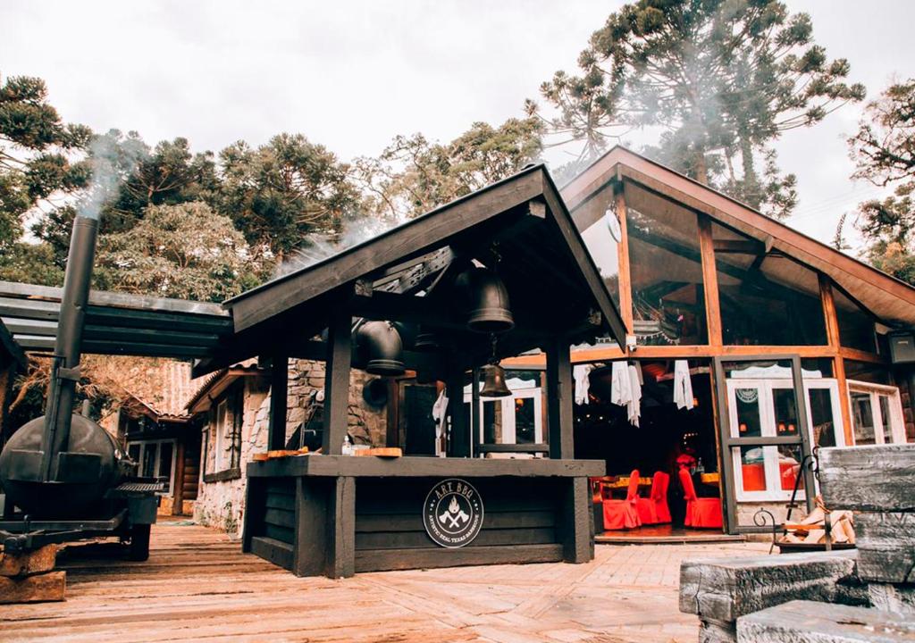  Art BBQ Lodge