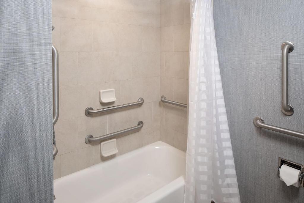 Hyatt Place Pittsburgh North Shore - Chambre Queen Avec Deux Lits Queen, Canapé-lit Et Baignoire Accessible