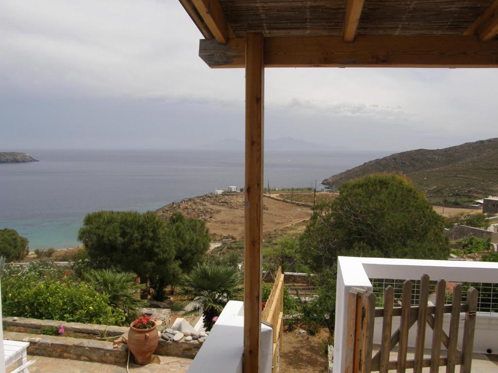 a view of the ocean from a house at Chez Semiramis The Sun Touch House for 8 persons 5'min from the beach in Rámos