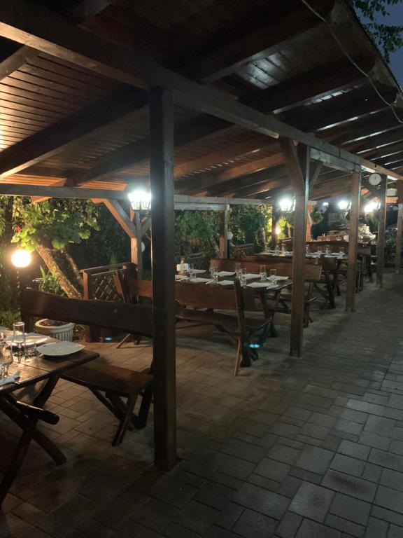 Restaurace v ubytování Hanu lui Gica Spa