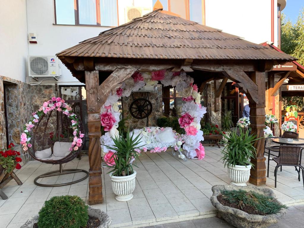 Zahrada ubytování Hanu lui Gica Spa