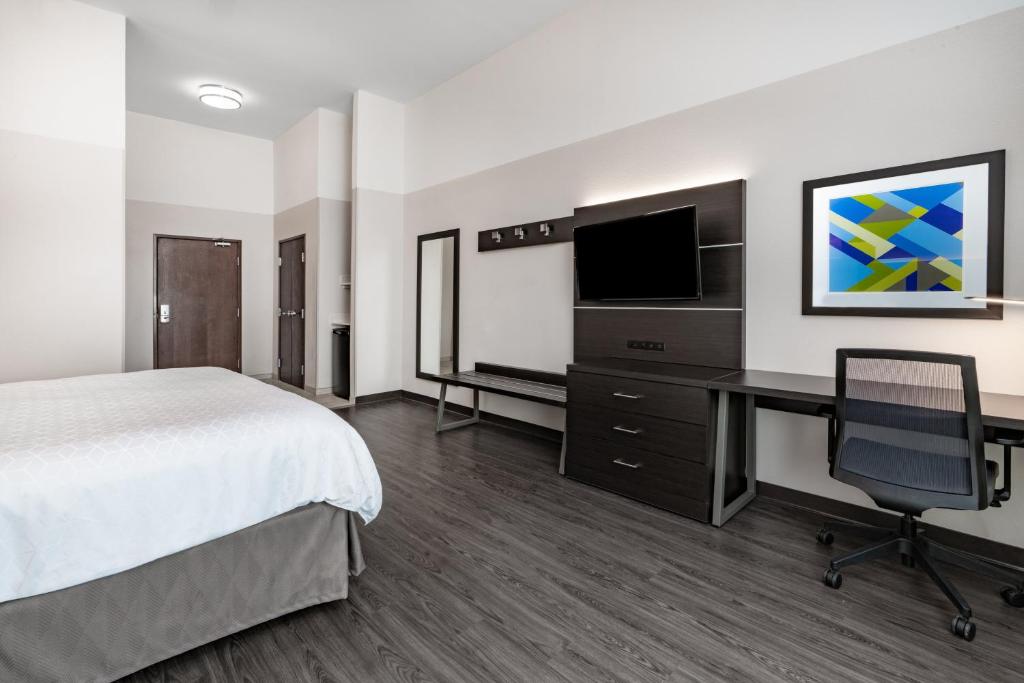 Holiday Inn Express & Suites Trinidad by IHG photo