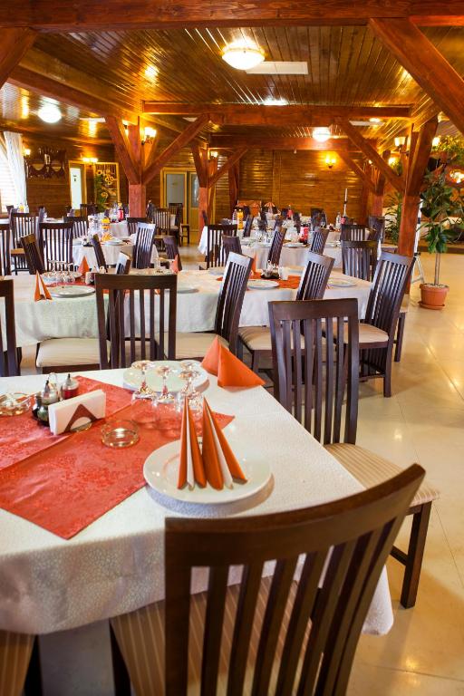 Restaurace v ubytování Complex Turistic Darina Sancraiu de Mures