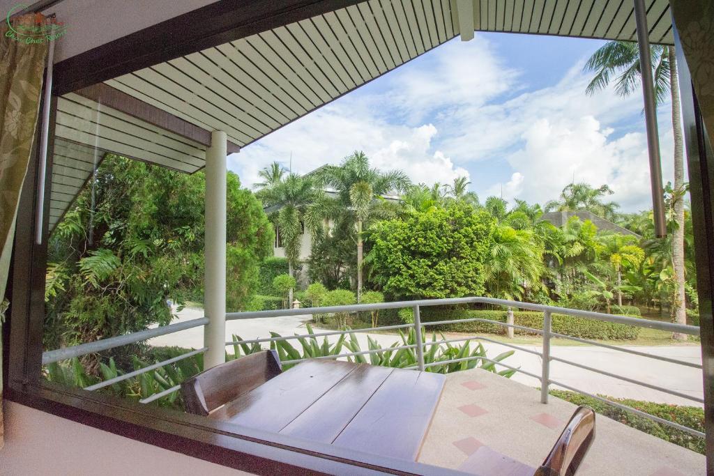Balkón nebo terasa v ubytování Chai Chet Resort Koh Chang