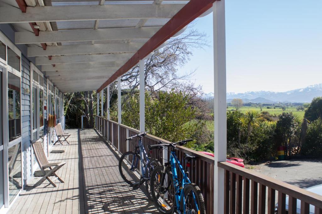 The Lazy Shag Lodge - Resim 9