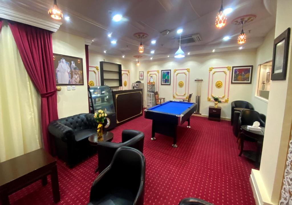 Biliár nebo kulečník v ubytování Majestic Hotel