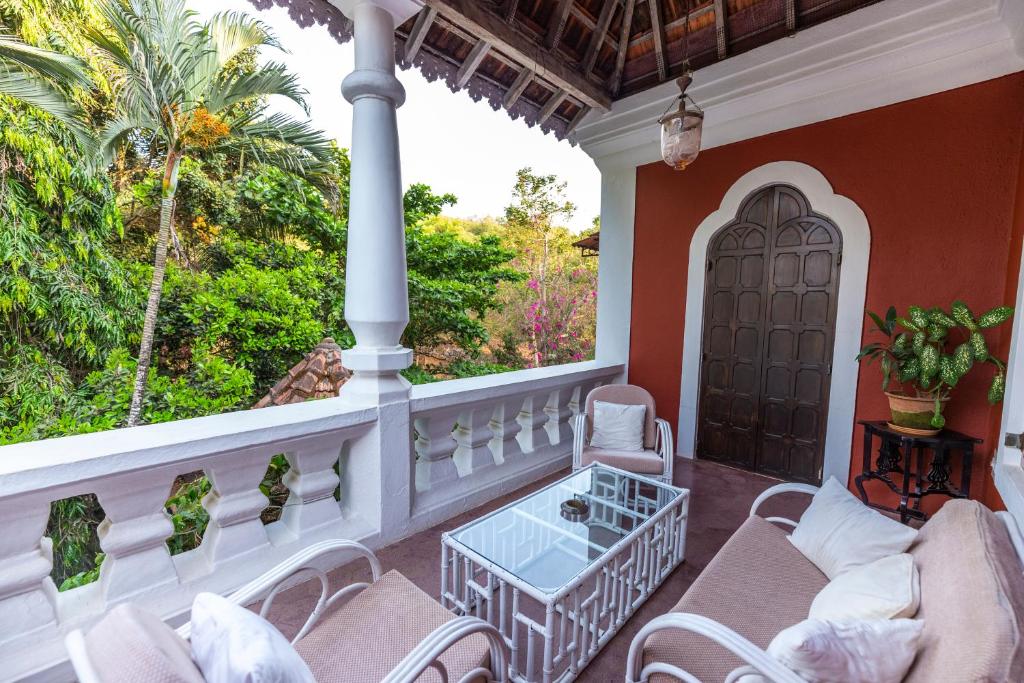 Сад в Marbella Guest House