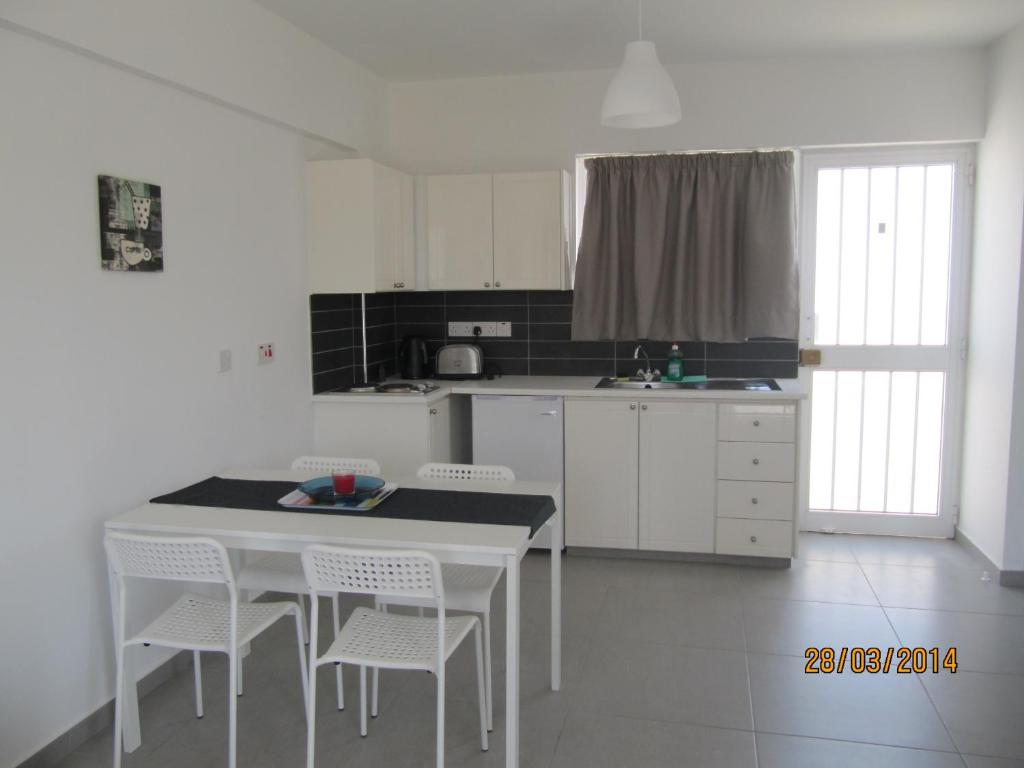 Sunny Holiday Apartments - Appartement D'une Chambre