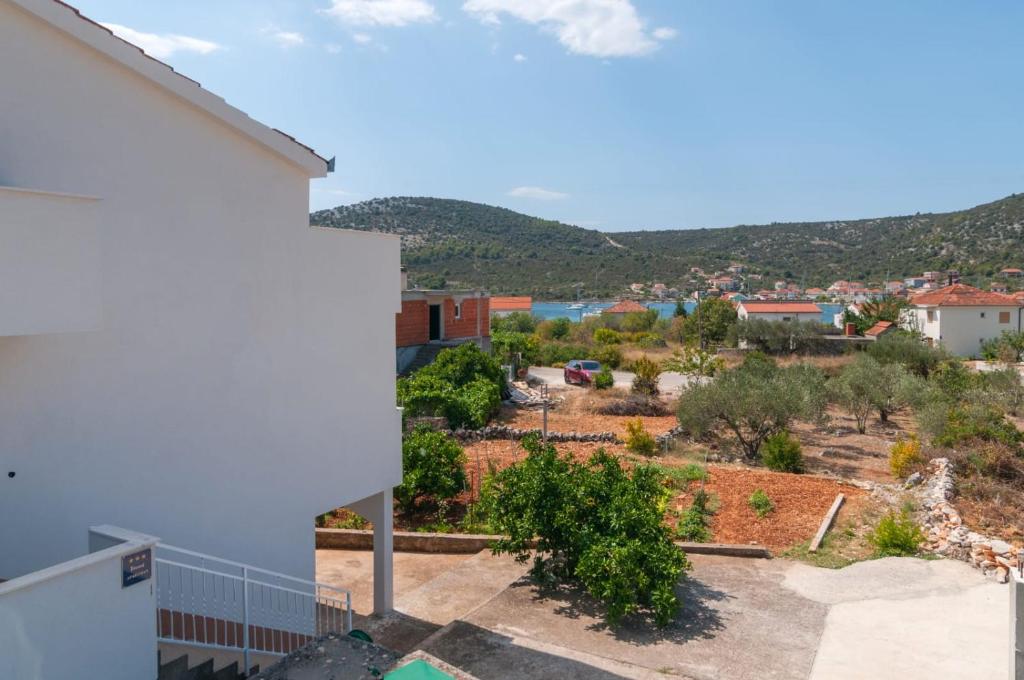 Výhľad na hory alebo výhľad na hory priamo z apartmánu