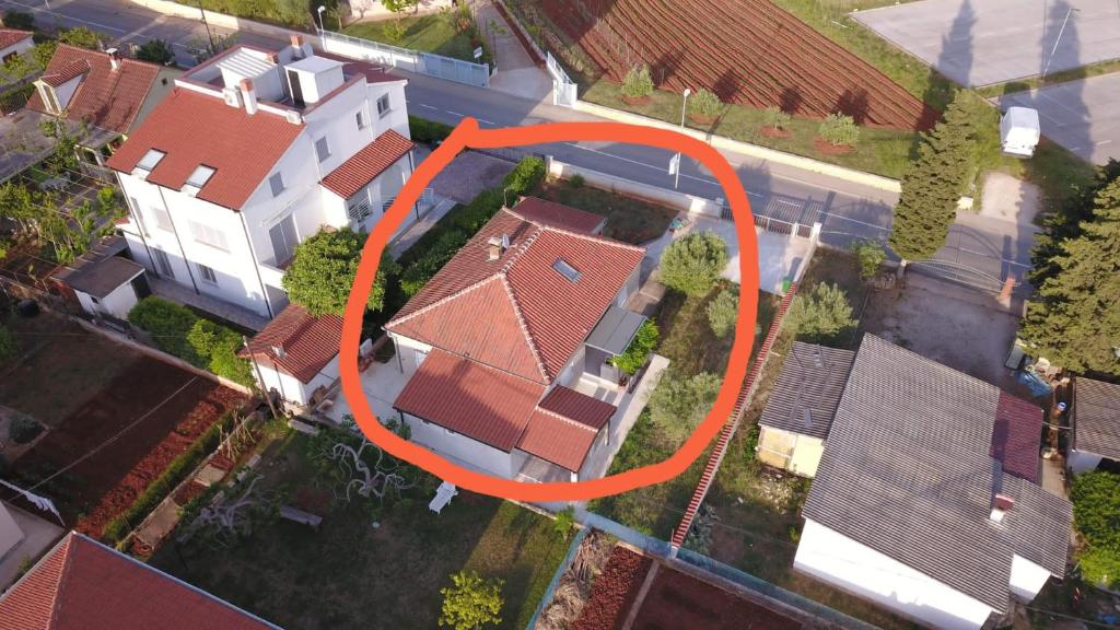 Budova, v ktorej sa apartmán nachádza