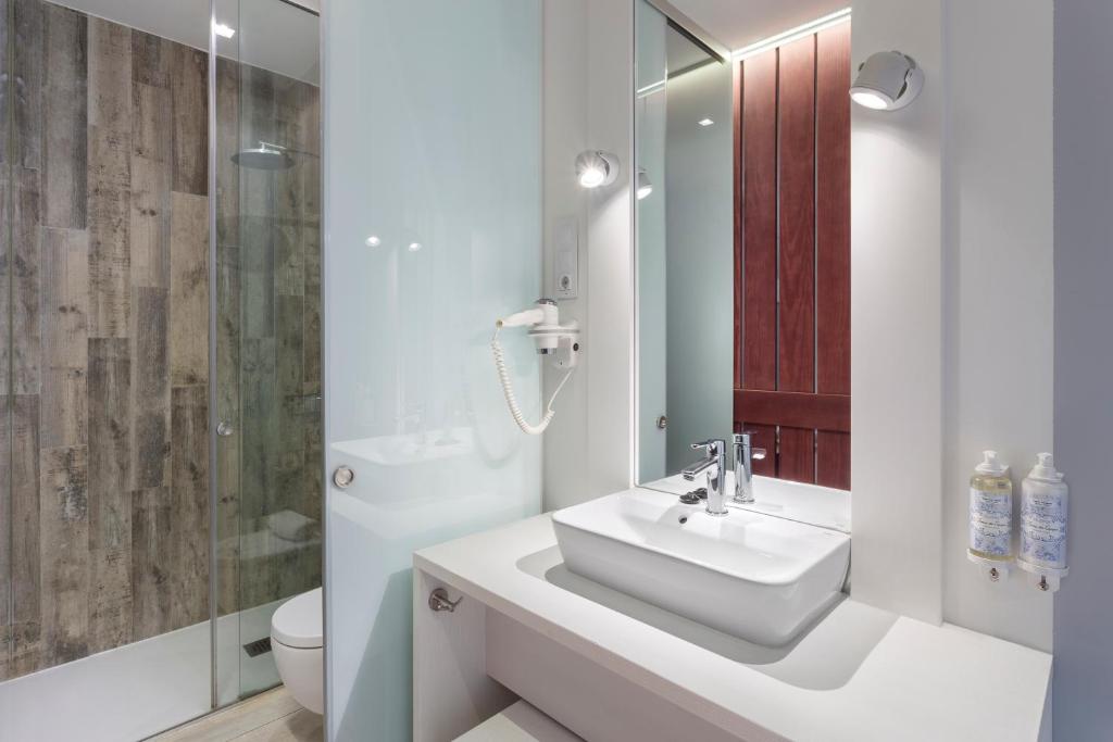 B&B HOTEL Madrid Centro Fuencarral 52 - Resim 39