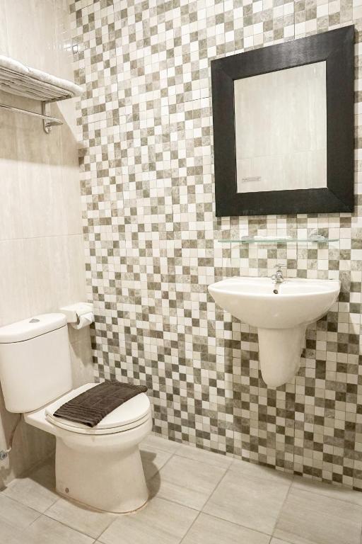 Koupelna v ubytování Airlangga Hotel
