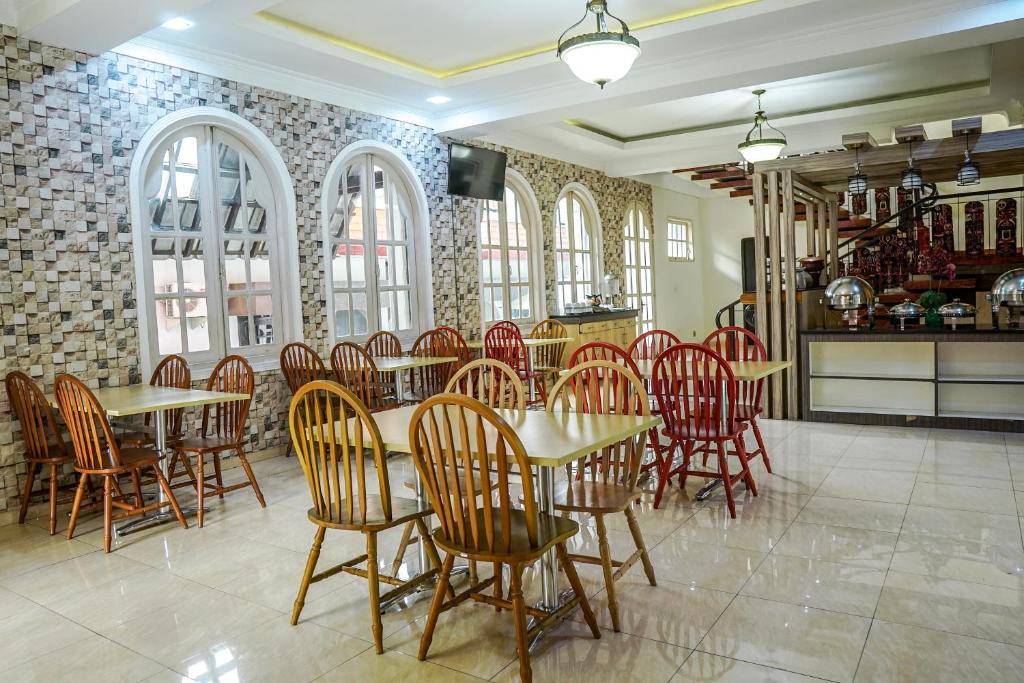 Restaurace v ubytování Airlangga Hotel