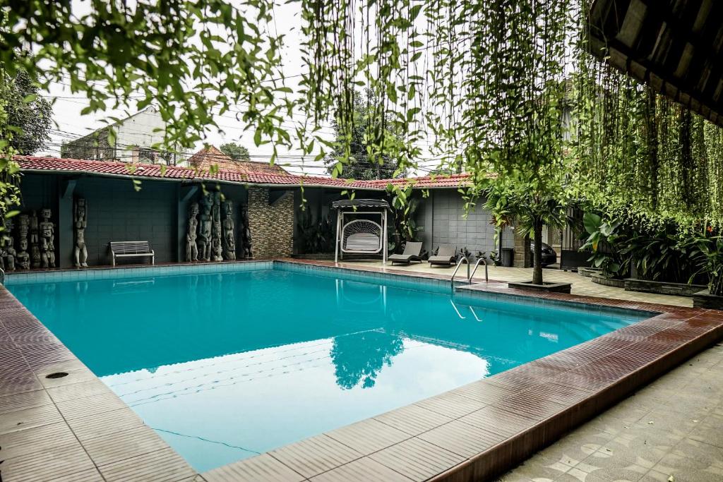 Bazén v ubytování Airlangga Hotel nebo v jeho okolí