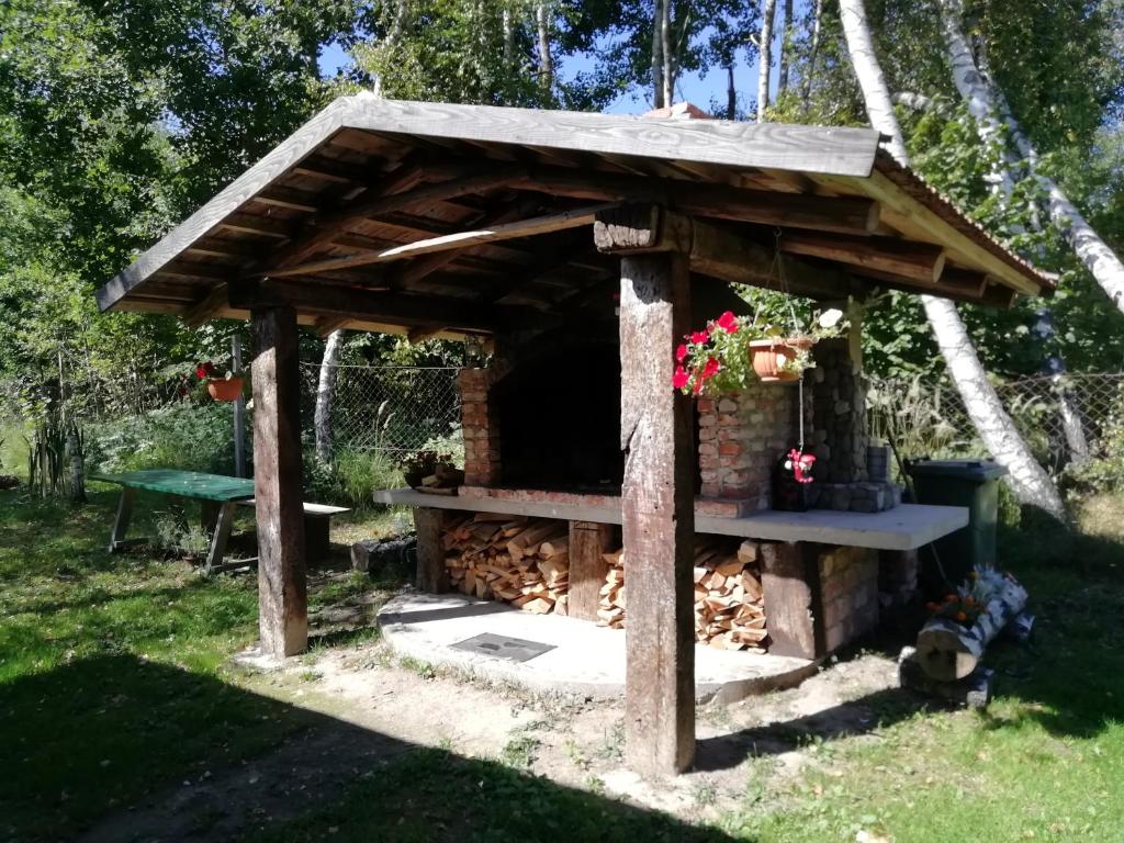 Zahrada ubytování Robinzonski smještaj "Lazac Lokvarski" Lokve