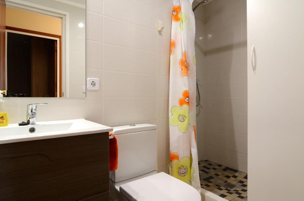 A bathroom at San Enrique B 2-2