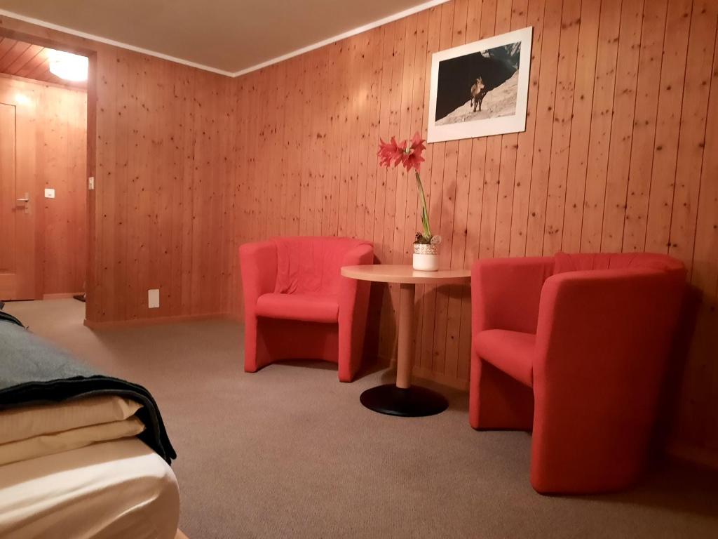 Posezení v ubytování Hotel Restaurant Waldrand, Isenfluh