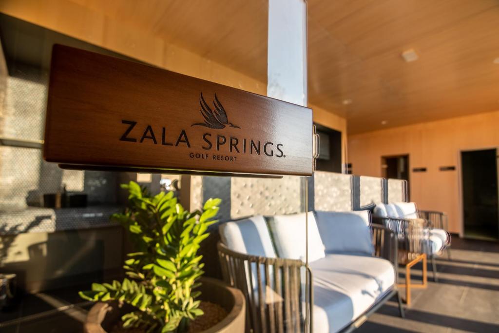 A seating area at Zala Springs Golf Resort
