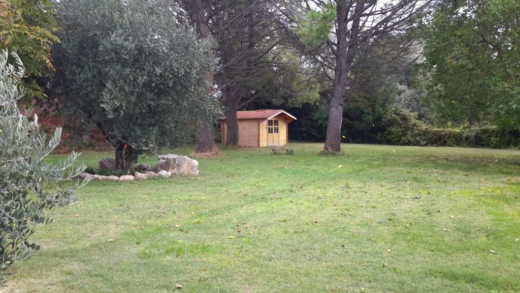 Zahrada ubytování Chambres d'hôtes Le Vignoble