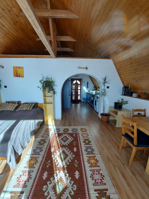 Posteľ alebo postele v izbe v ubytovaní Attila-Apartman Budaörs