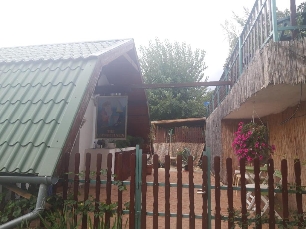 Vonkajšia záhrada v ubytovaní Attila-Apartman Budaörs