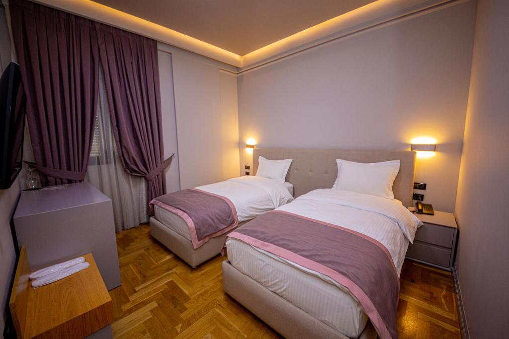 City Center Hotel - Image 2