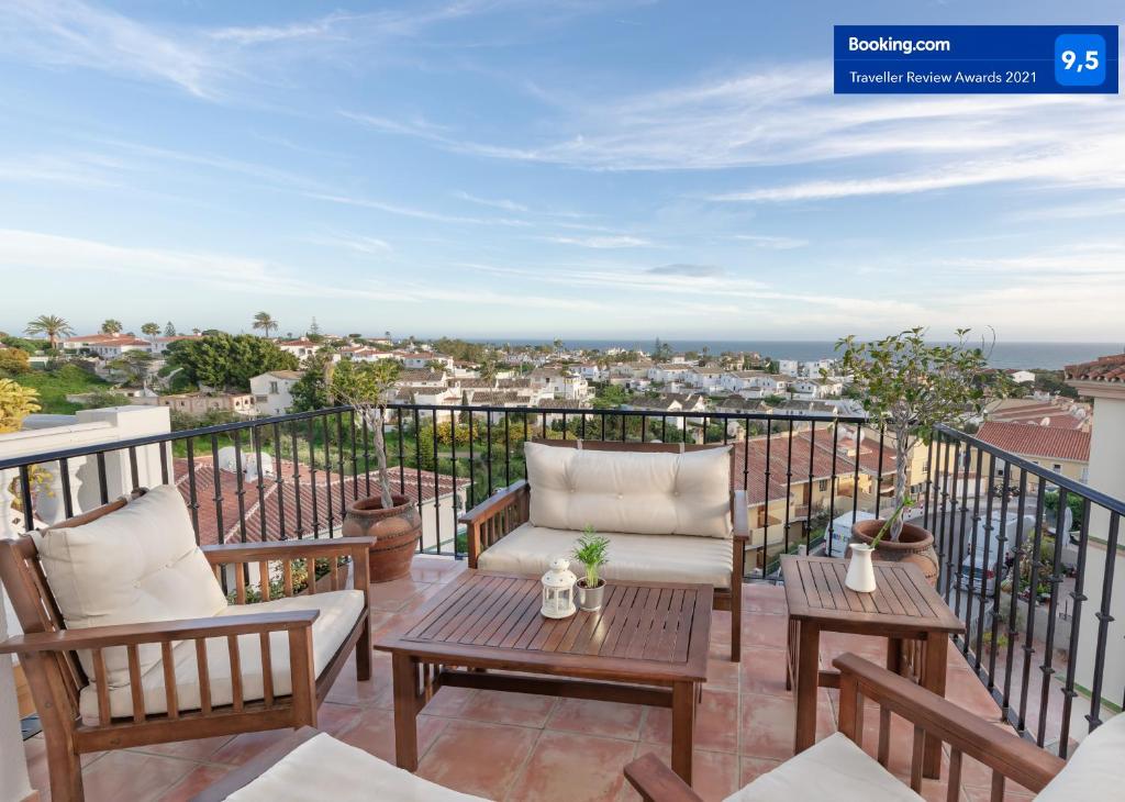 A balcony or terrace at ATICO MIJAS COSTA