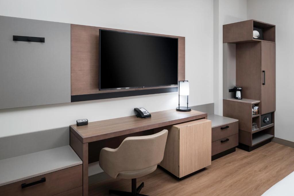 TV a/nebo společenská místnost v ubytování Hyatt Place Tempe Phoenix University