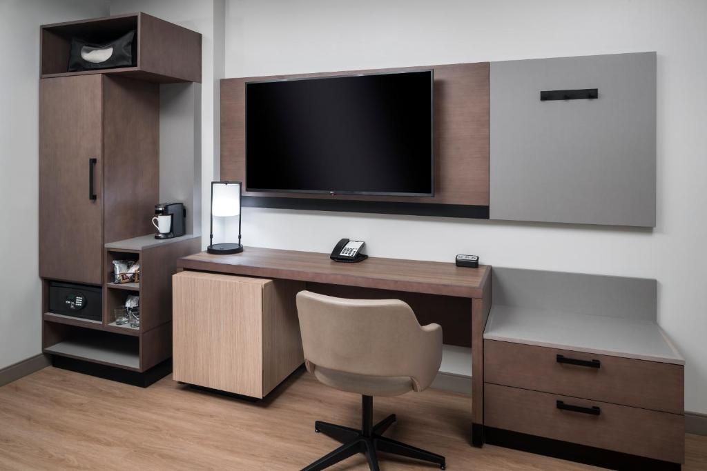TV a/nebo společenská místnost v ubytování Hyatt Place Tempe Phoenix University